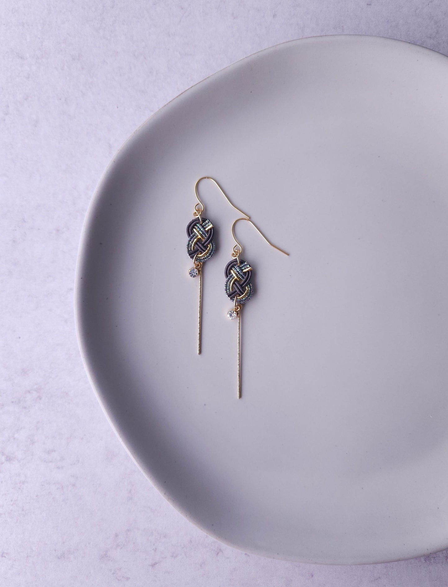 Small Mizuhiki Knot - Charcoal Gray