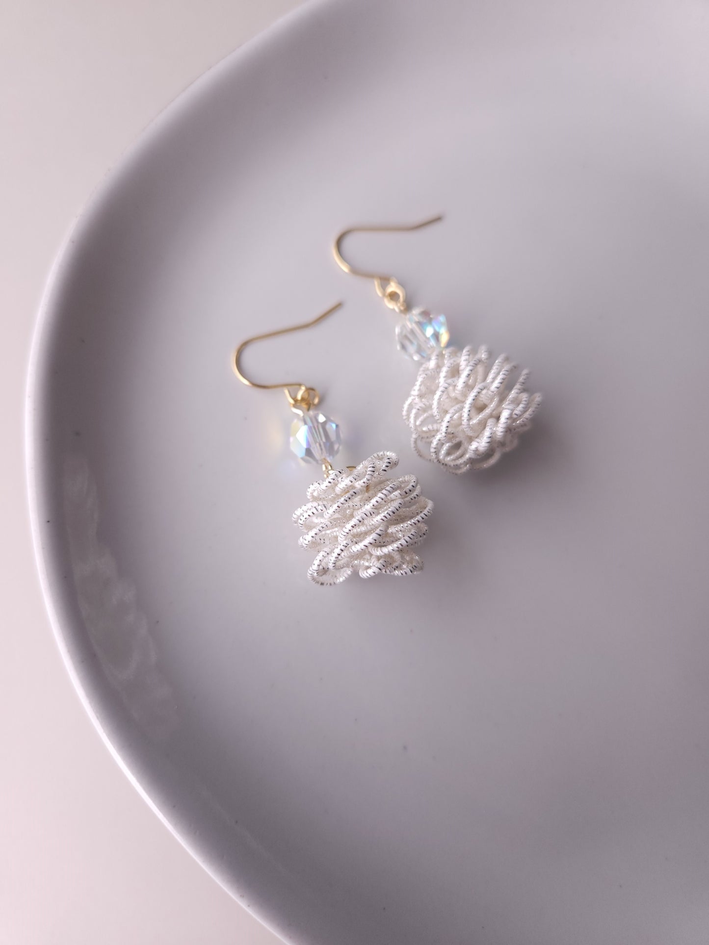 Pinecone - White