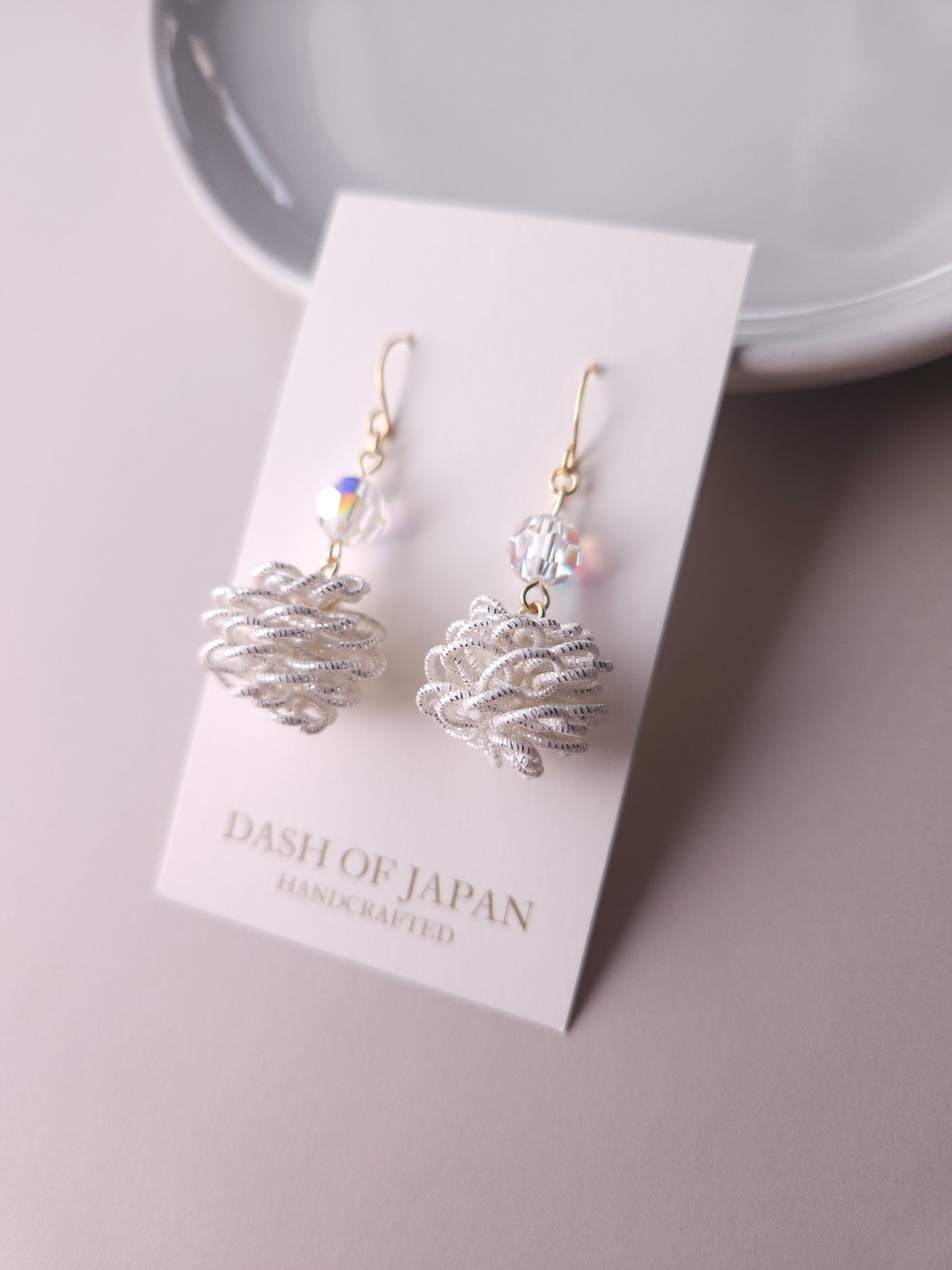 Pinecone - White