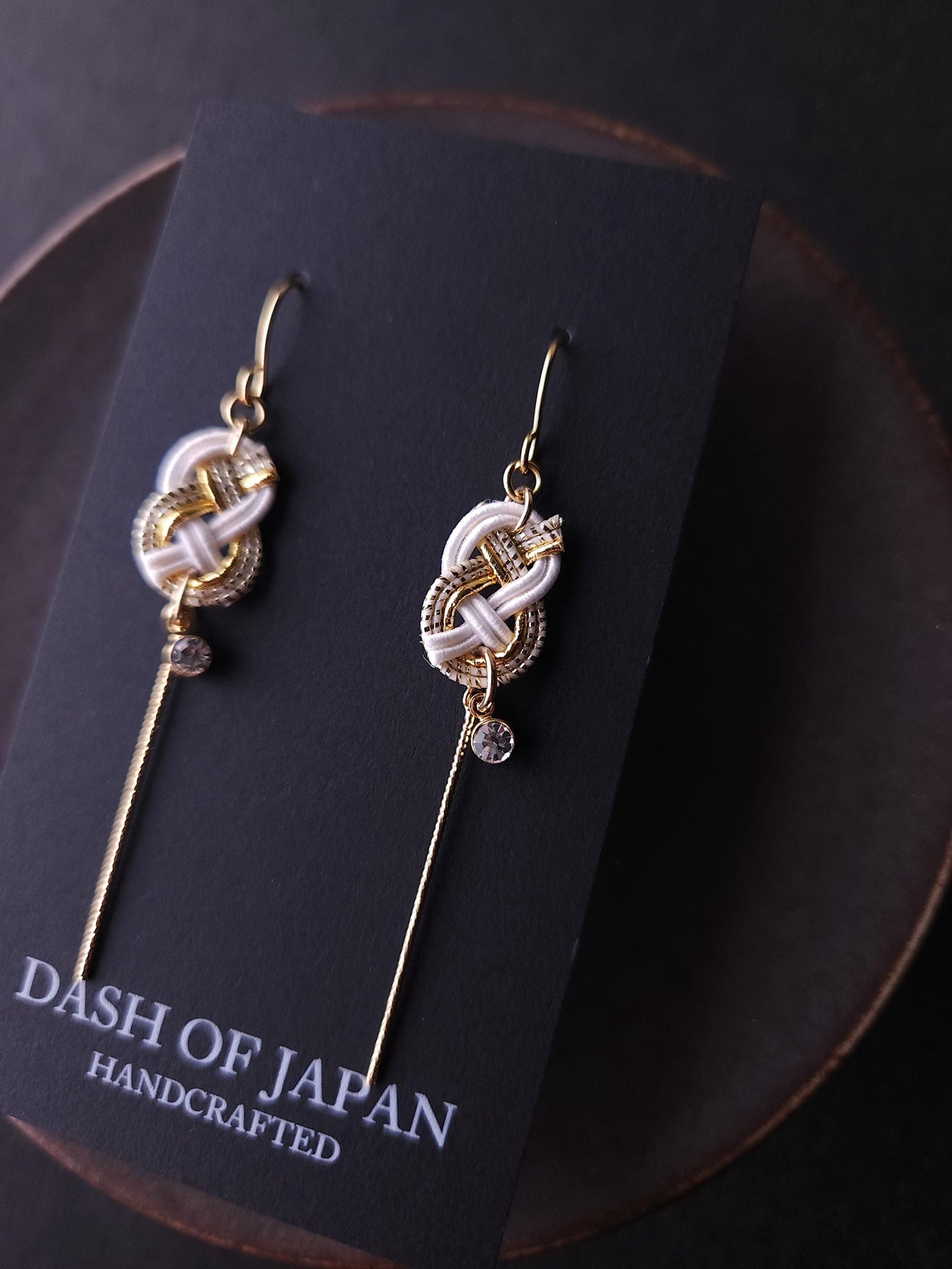 Small Mizuhiki Knot - Gold & White