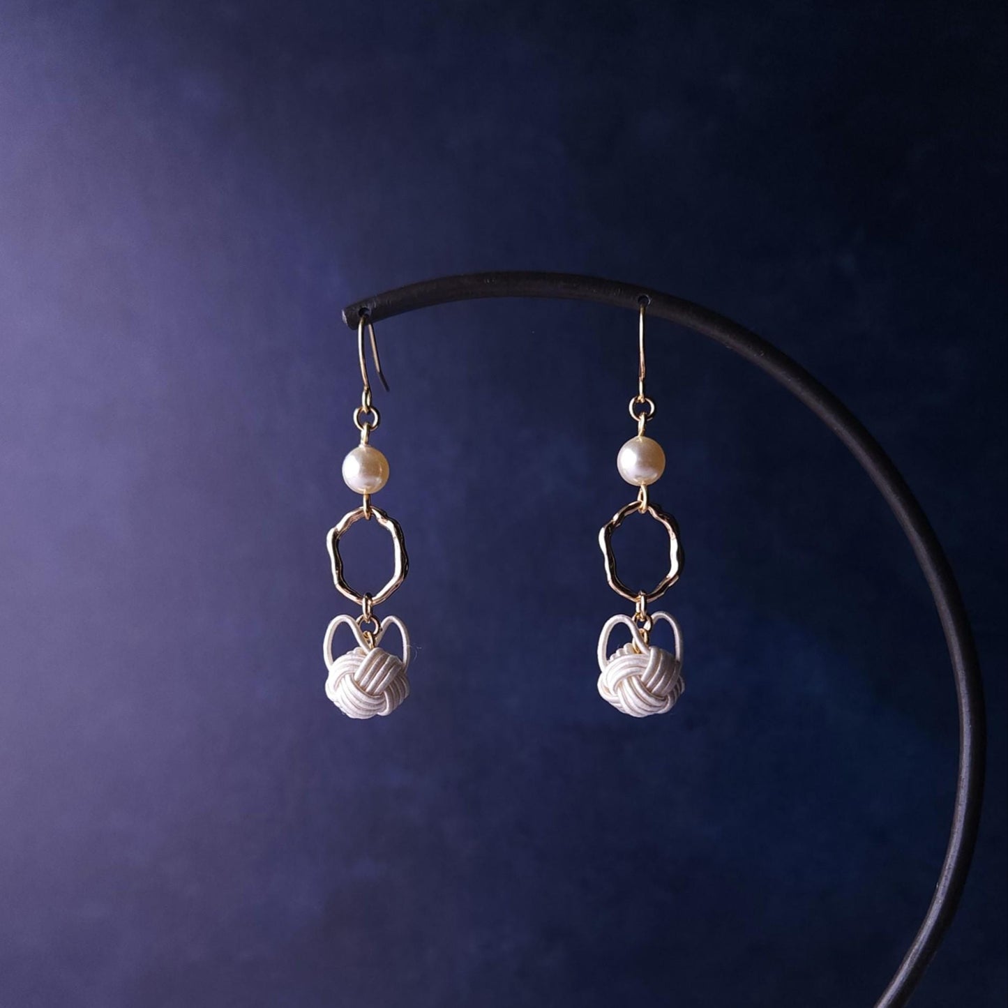 Cat Pearl Drop Earrings- White