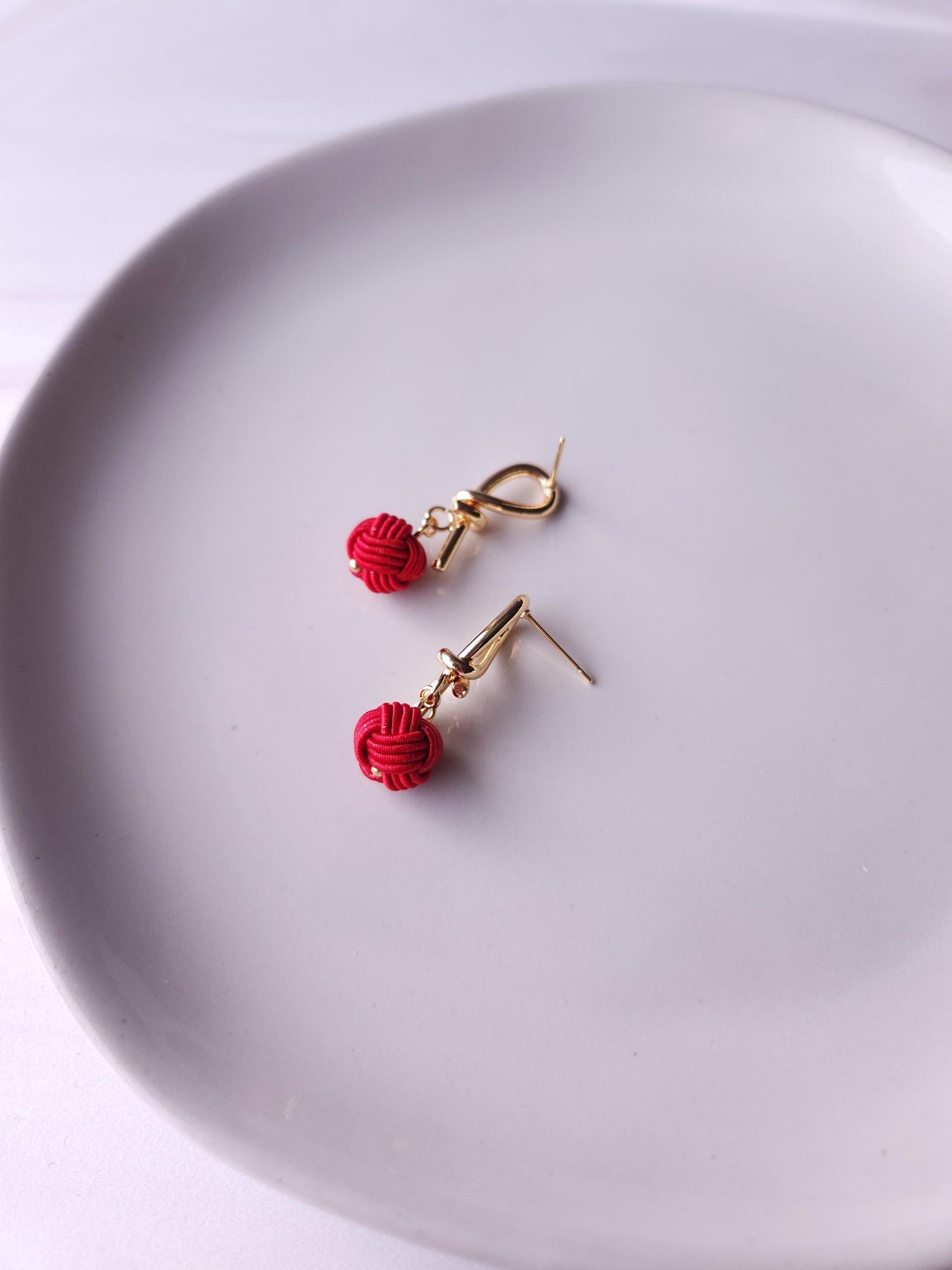 Knot -  Red