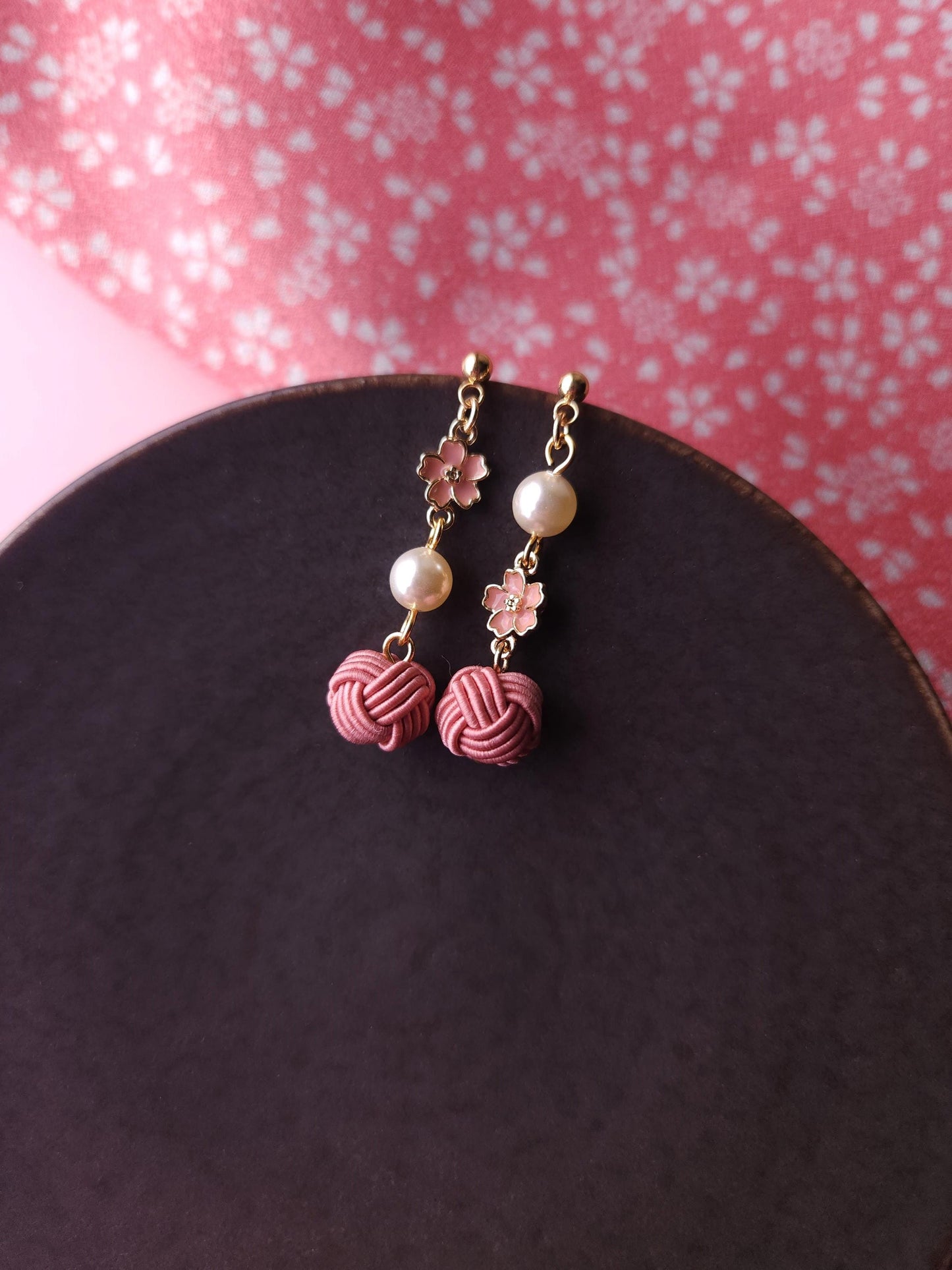 Asymmetry Flower - Dusty Rose