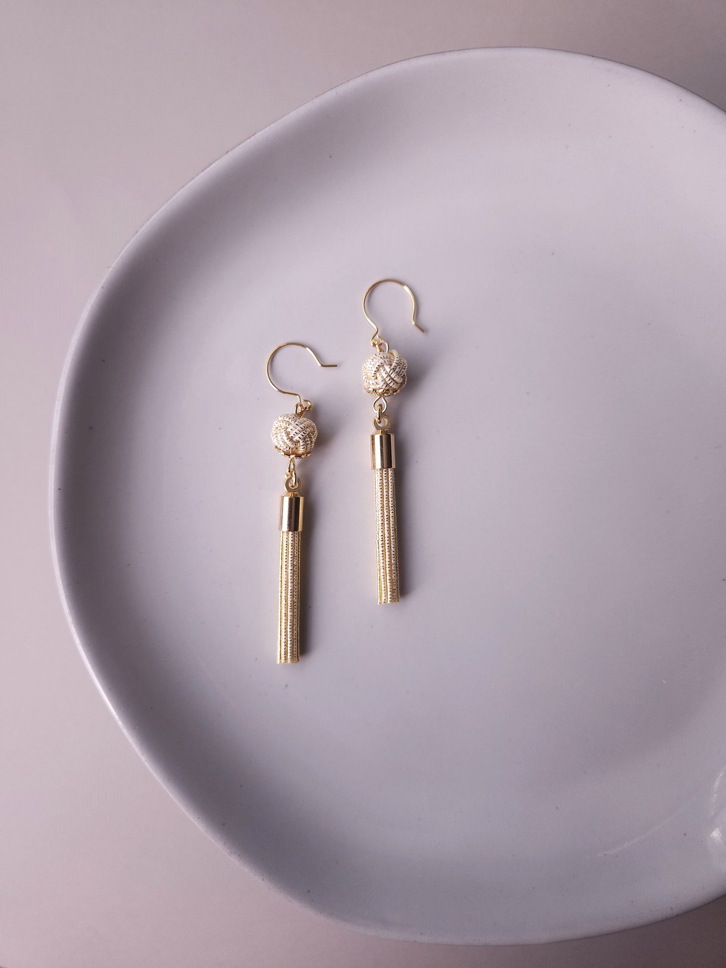 Tassel - Shiny White