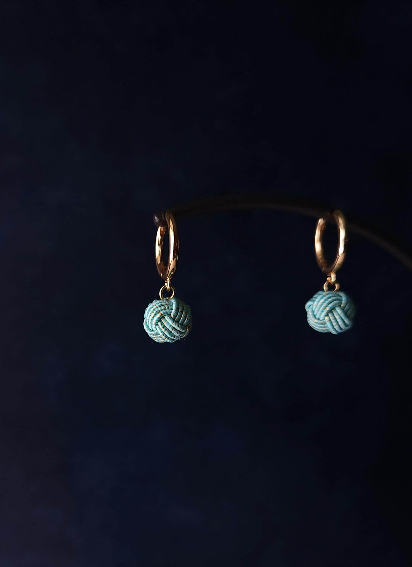 Huggie Drop - Turquoise Blue