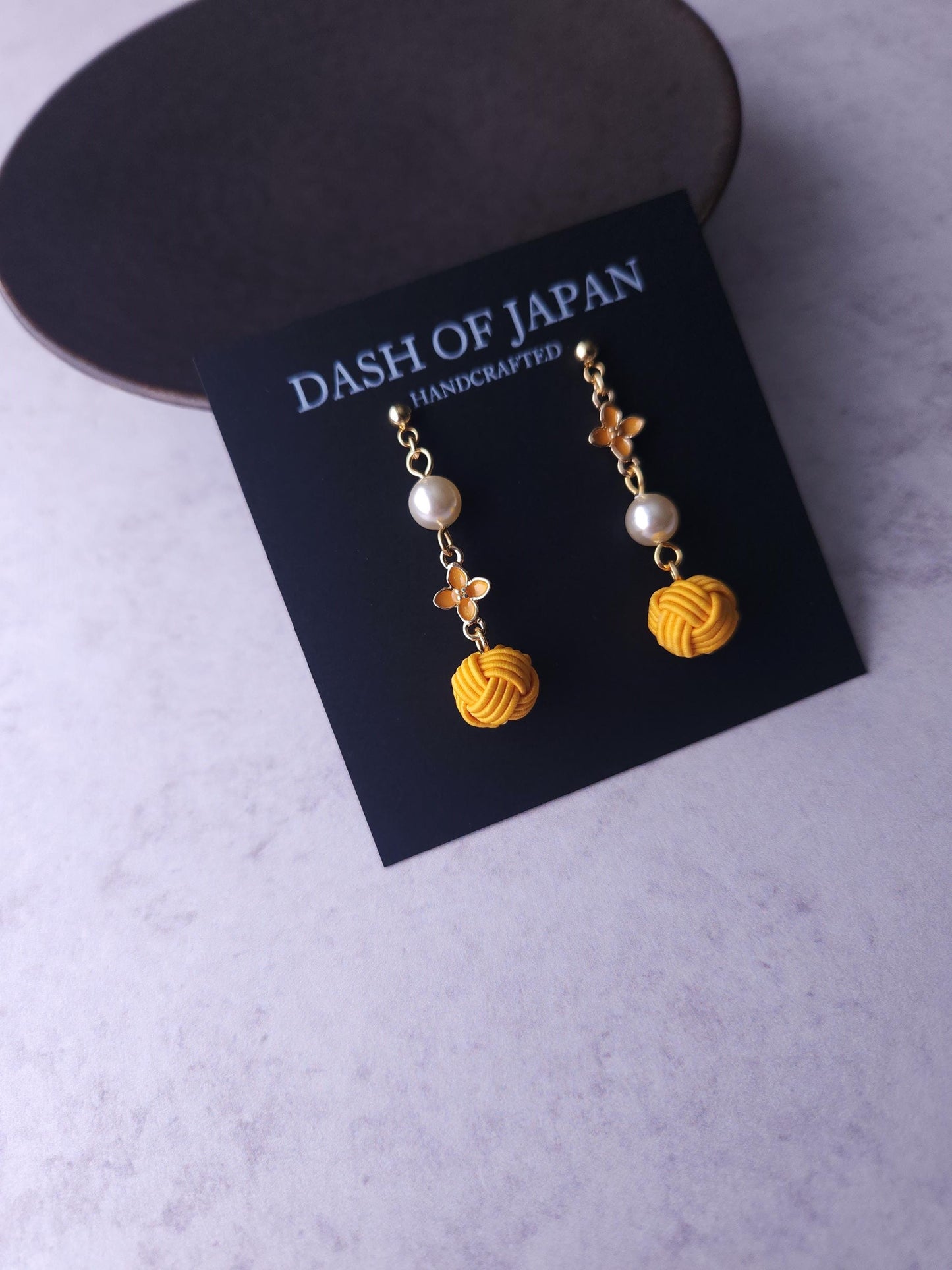 Asymmetry Flower - Olive Flower Yellow