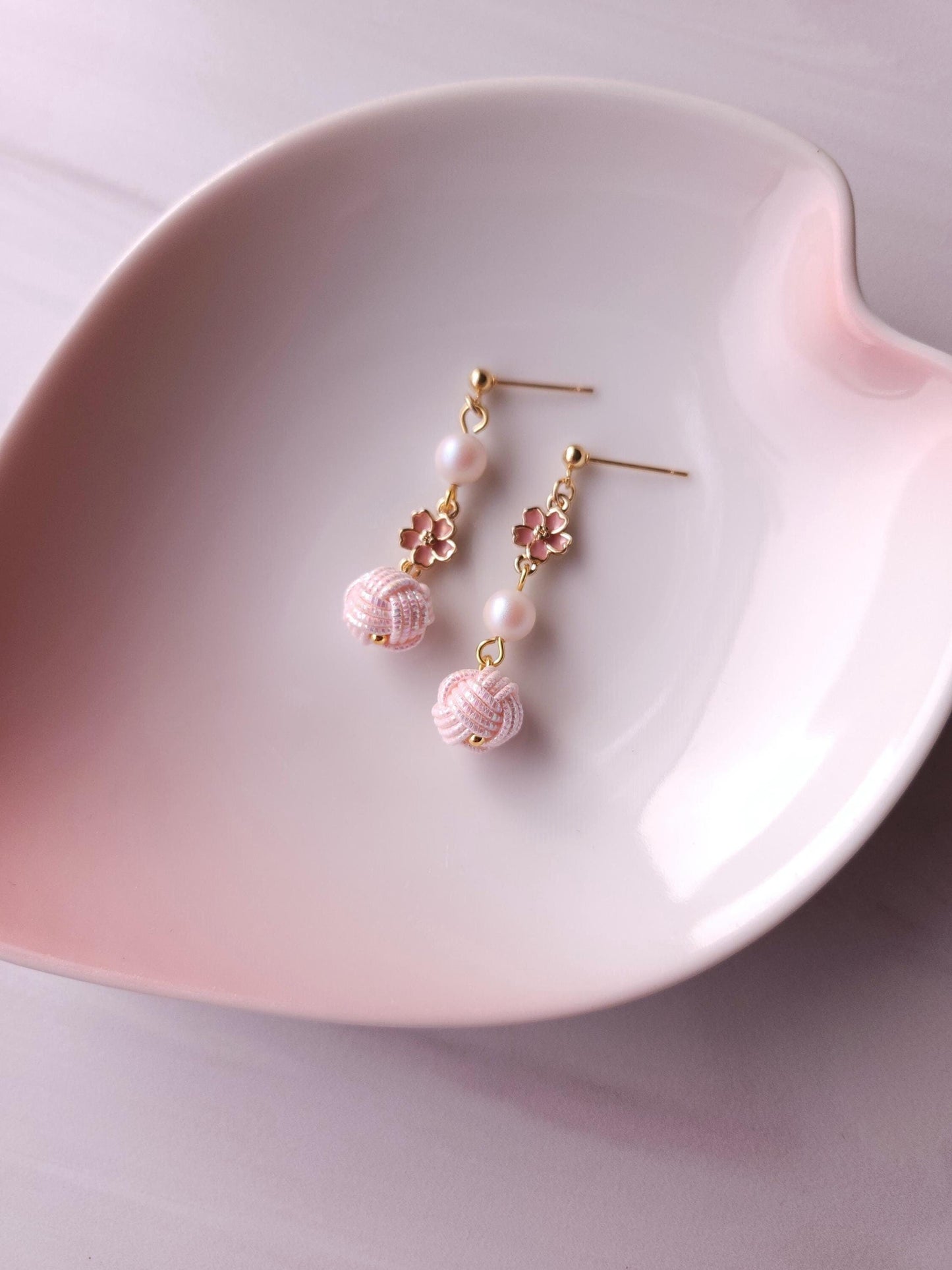 Asymmetry Flower - Pearlescent Pink