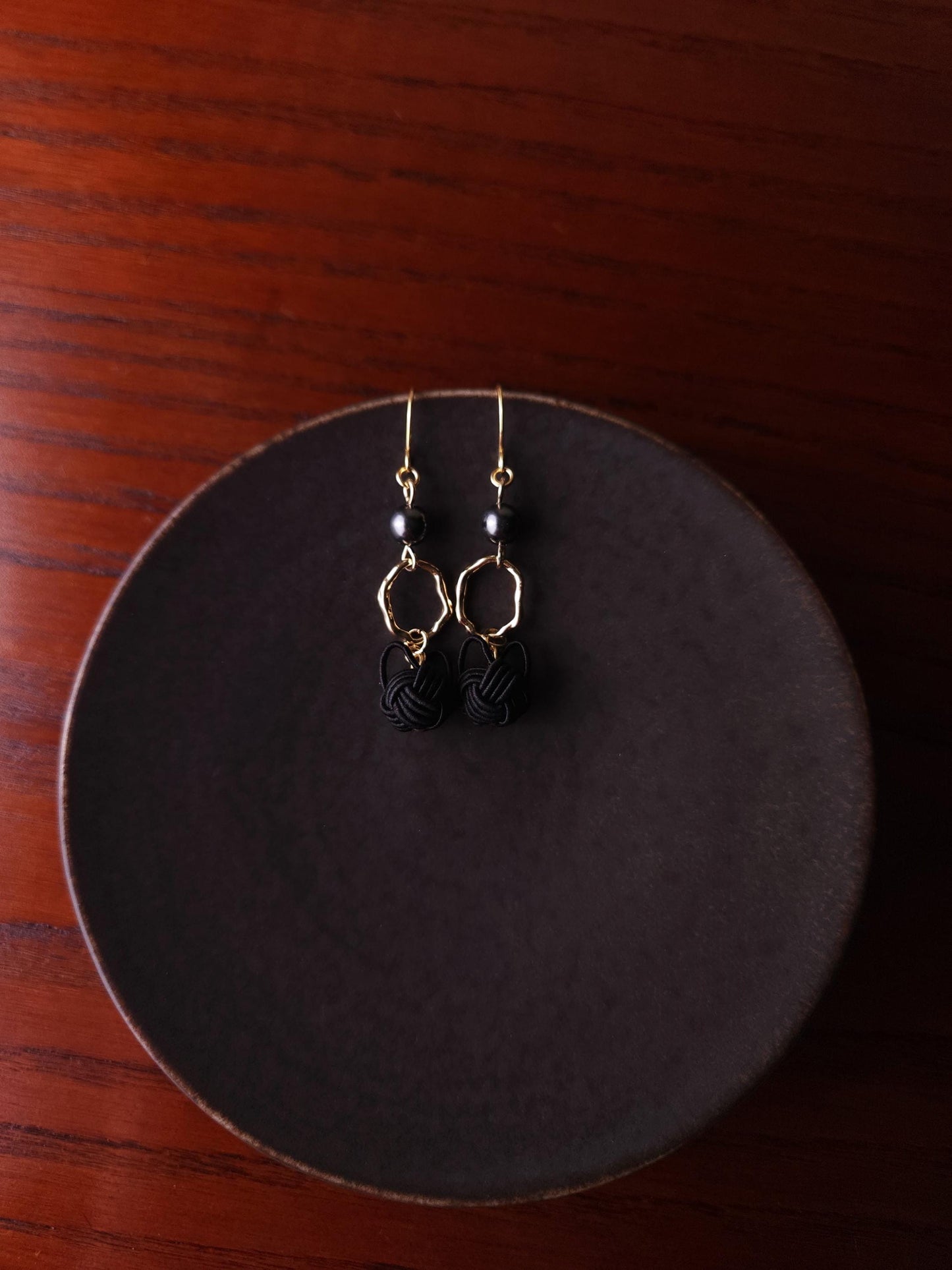 Cat Pearl Drop Earrings - Black