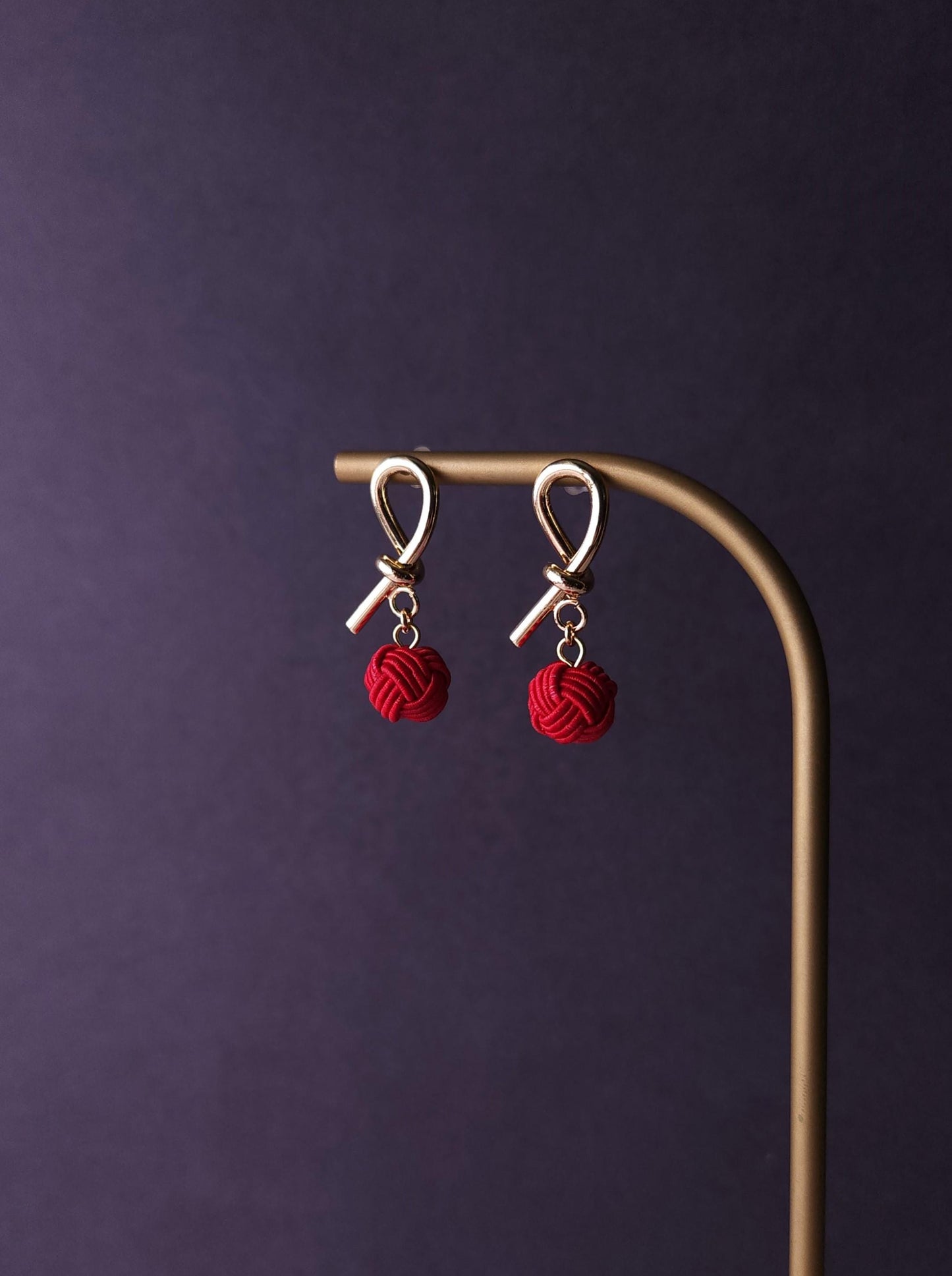 Knot -  Red