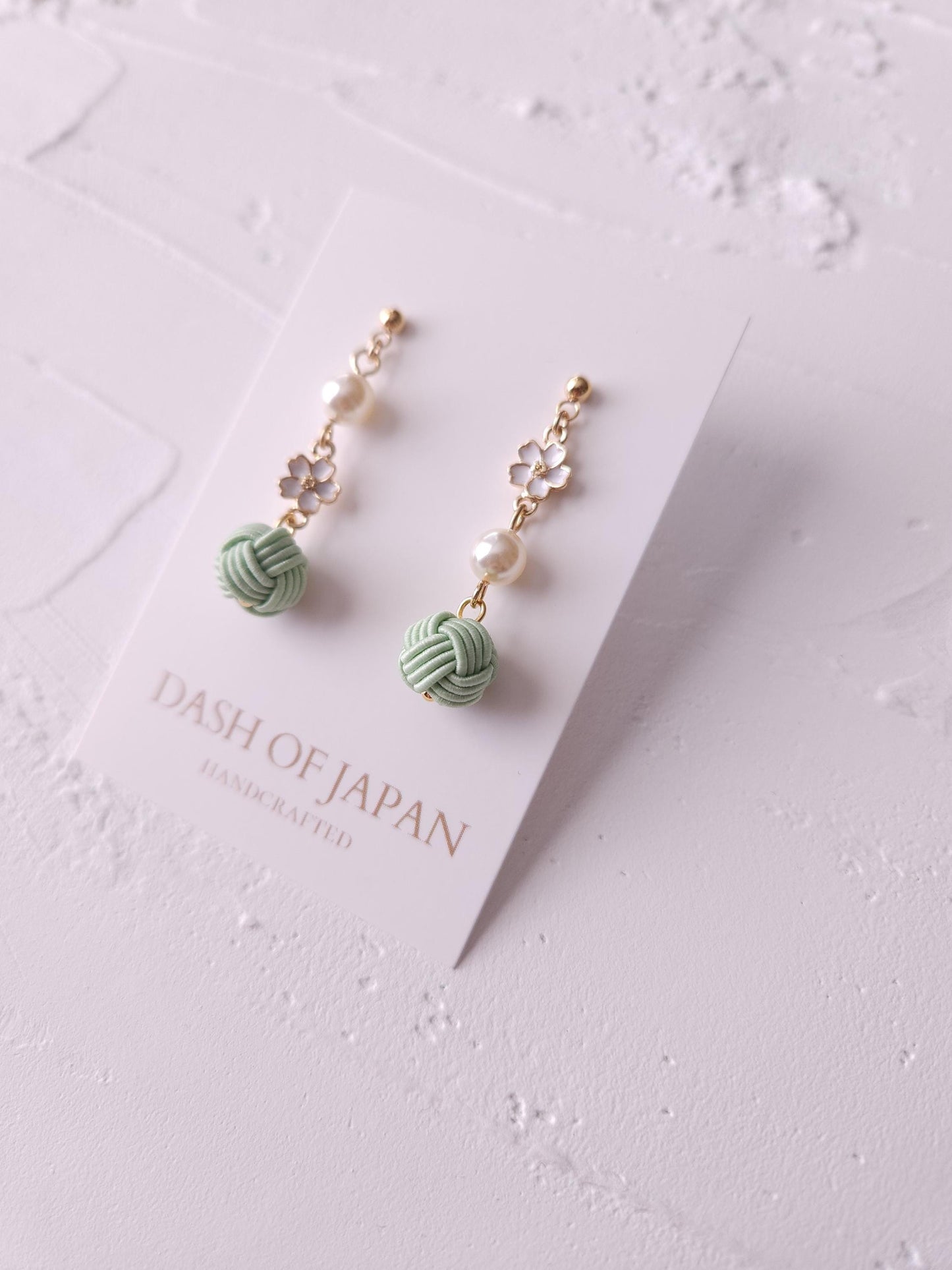 Asymmetry Flower- Light Green
