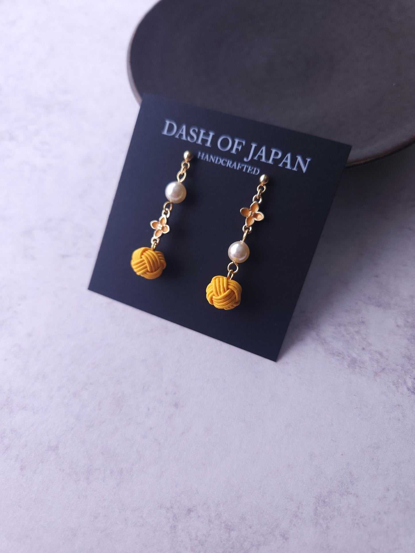 Asymmetry Flower - Olive Flower Yellow