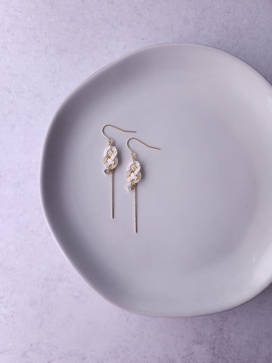 Small Mizuhiki Knot - Gold & White