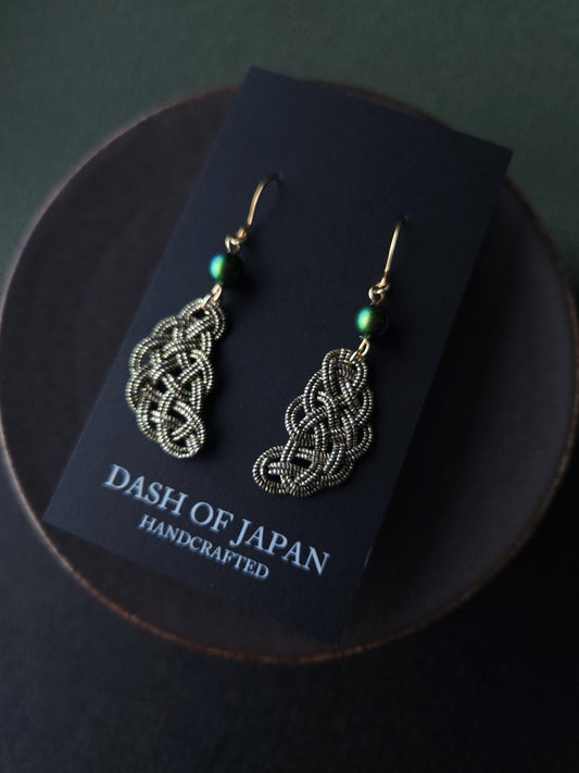 Crescent Moon - Black Gold