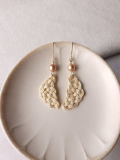 Crescent Moon - Light Gold