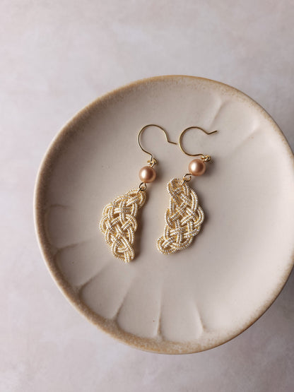 Crescent Moon - Light Gold