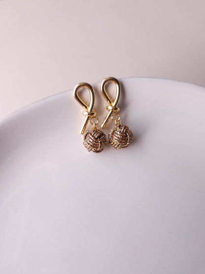 Knot -  Warm Gold