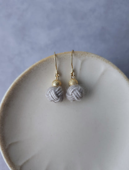 Pom Pom - Platinum Gray