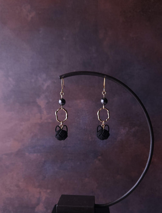 Cat Pearl Drop Earrings - Black