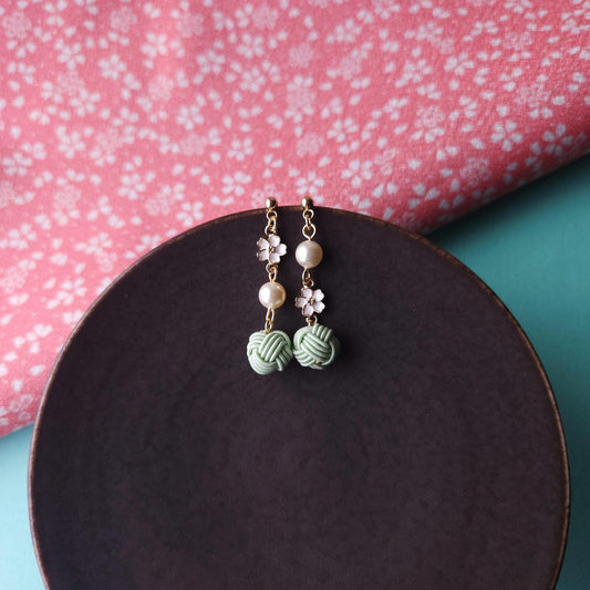 Asymmetry Flower- Light Green