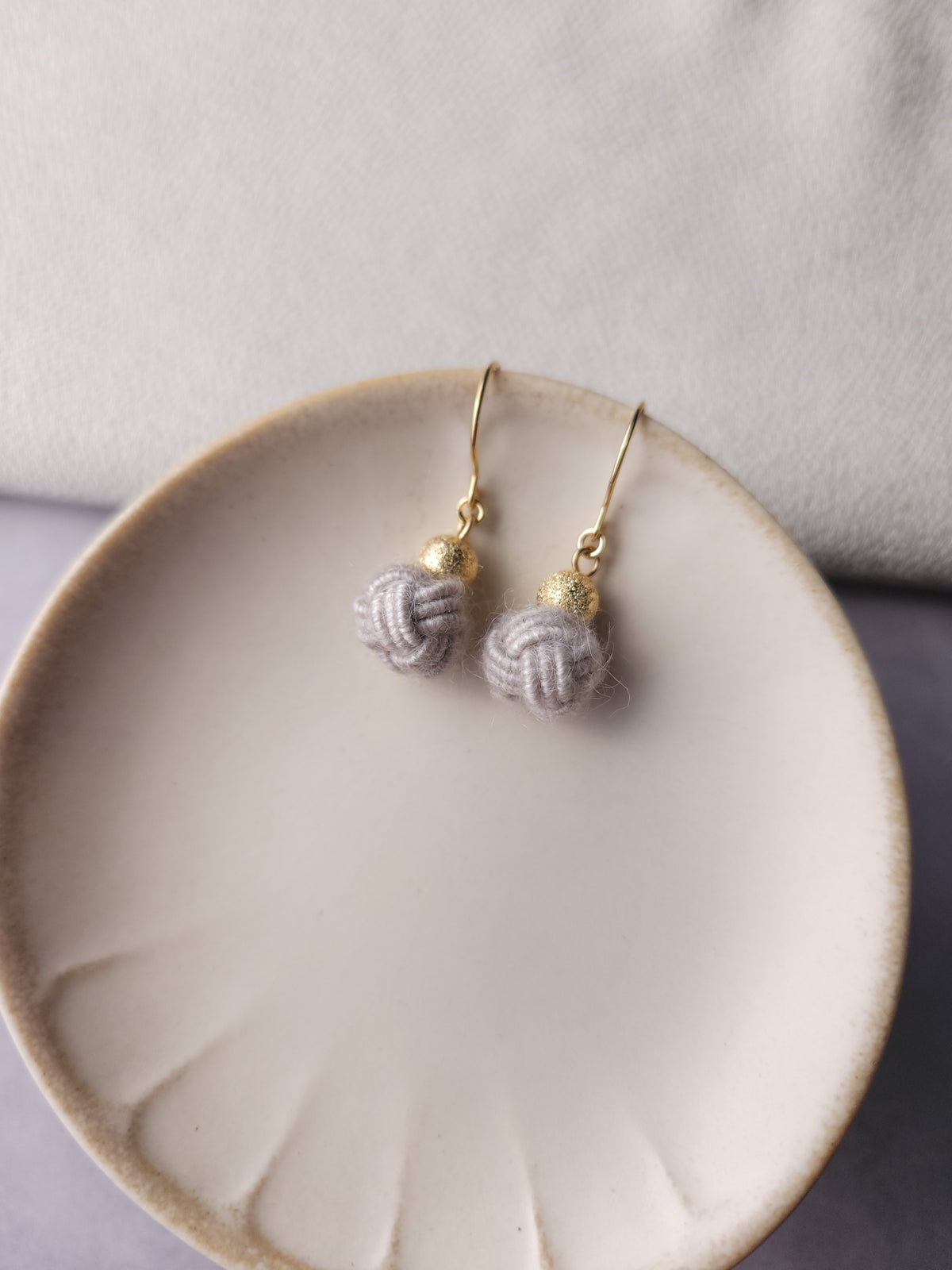Pom Pom - Platinum Gray
