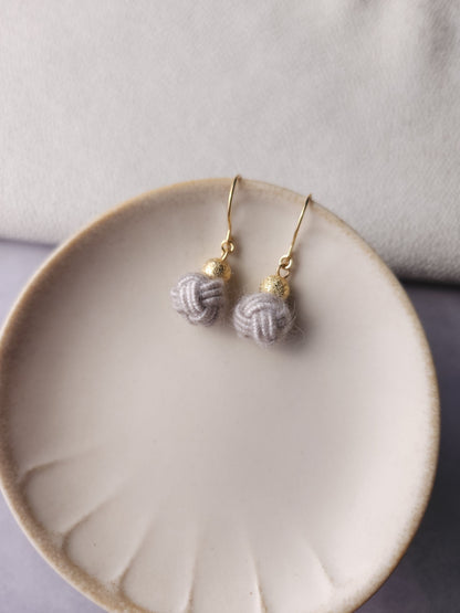 Pom Pom - Platinum Gray