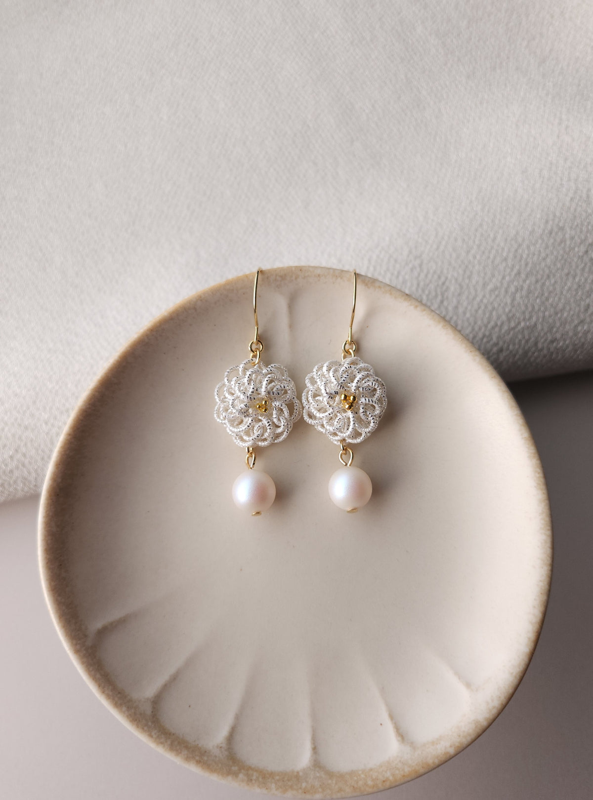 Chrysanthemum - Shiny White