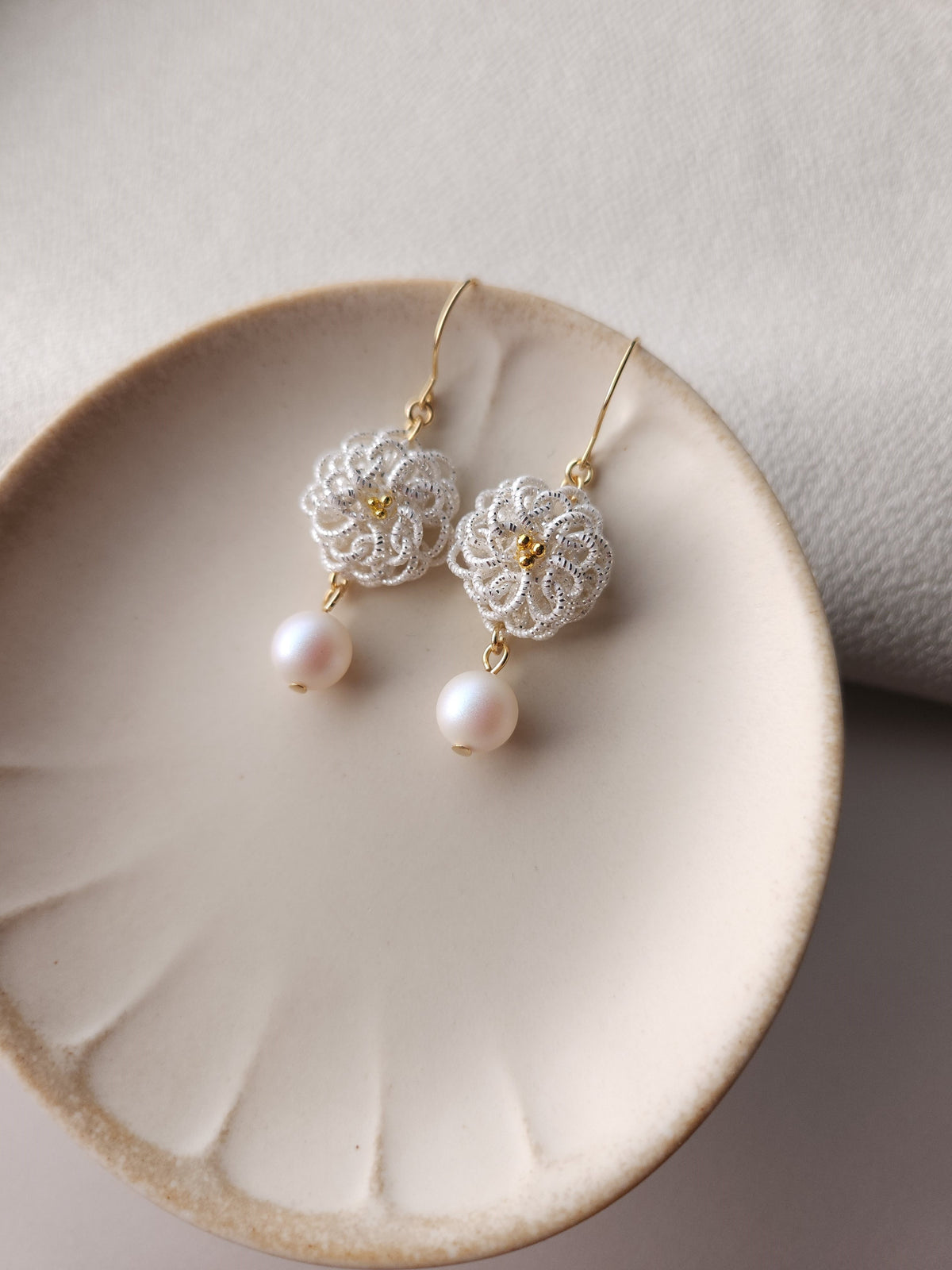Chrysanthemum - Shiny White