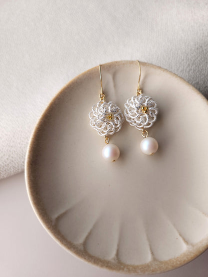 Chrysanthemum - Shiny White