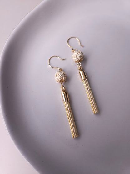 Tassel - Shiny White