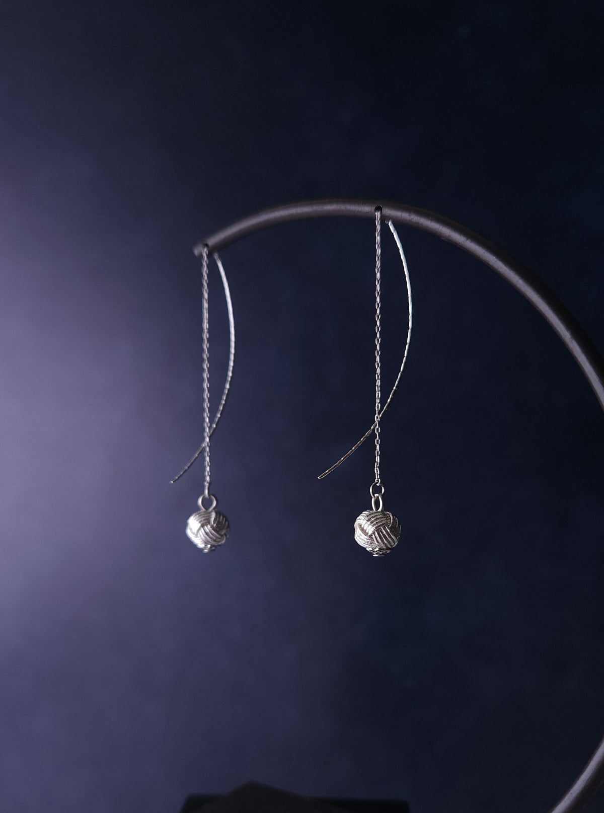 Threader - Metallic Silver