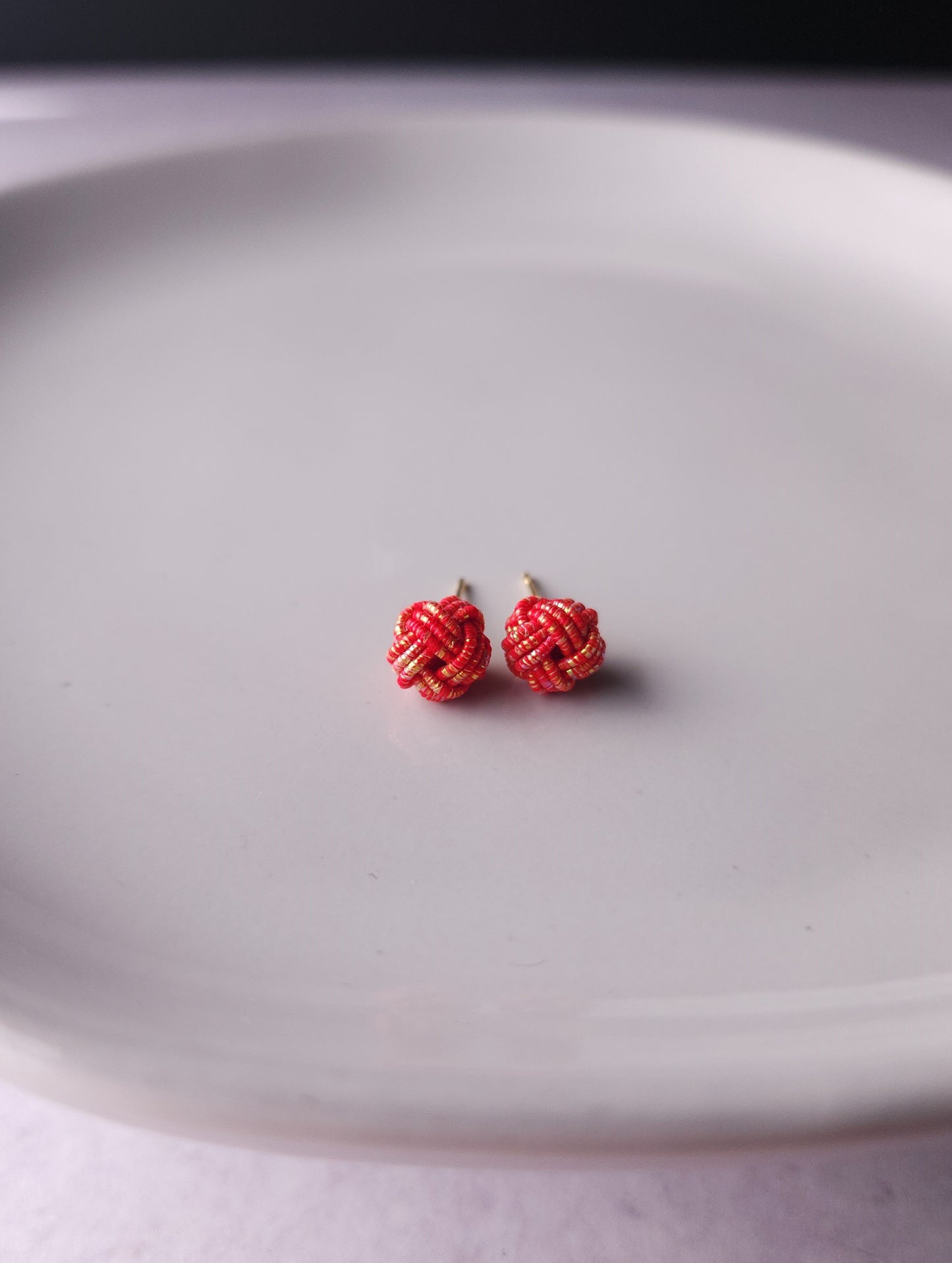 Awaji Knot -Holographic Red