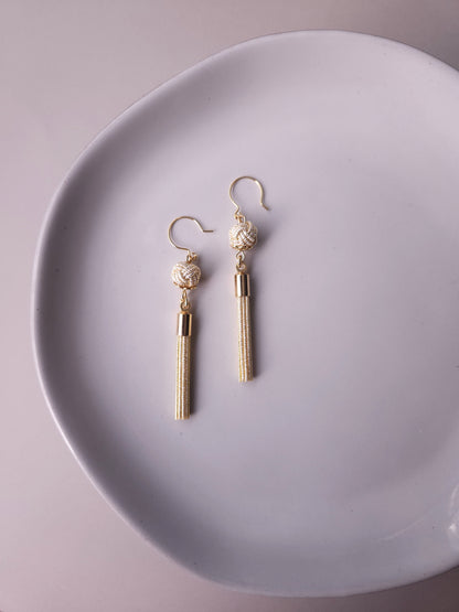 Tassel - Shiny White