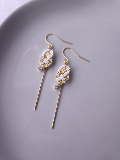 Small Mizuhiki Knot - Gold & White