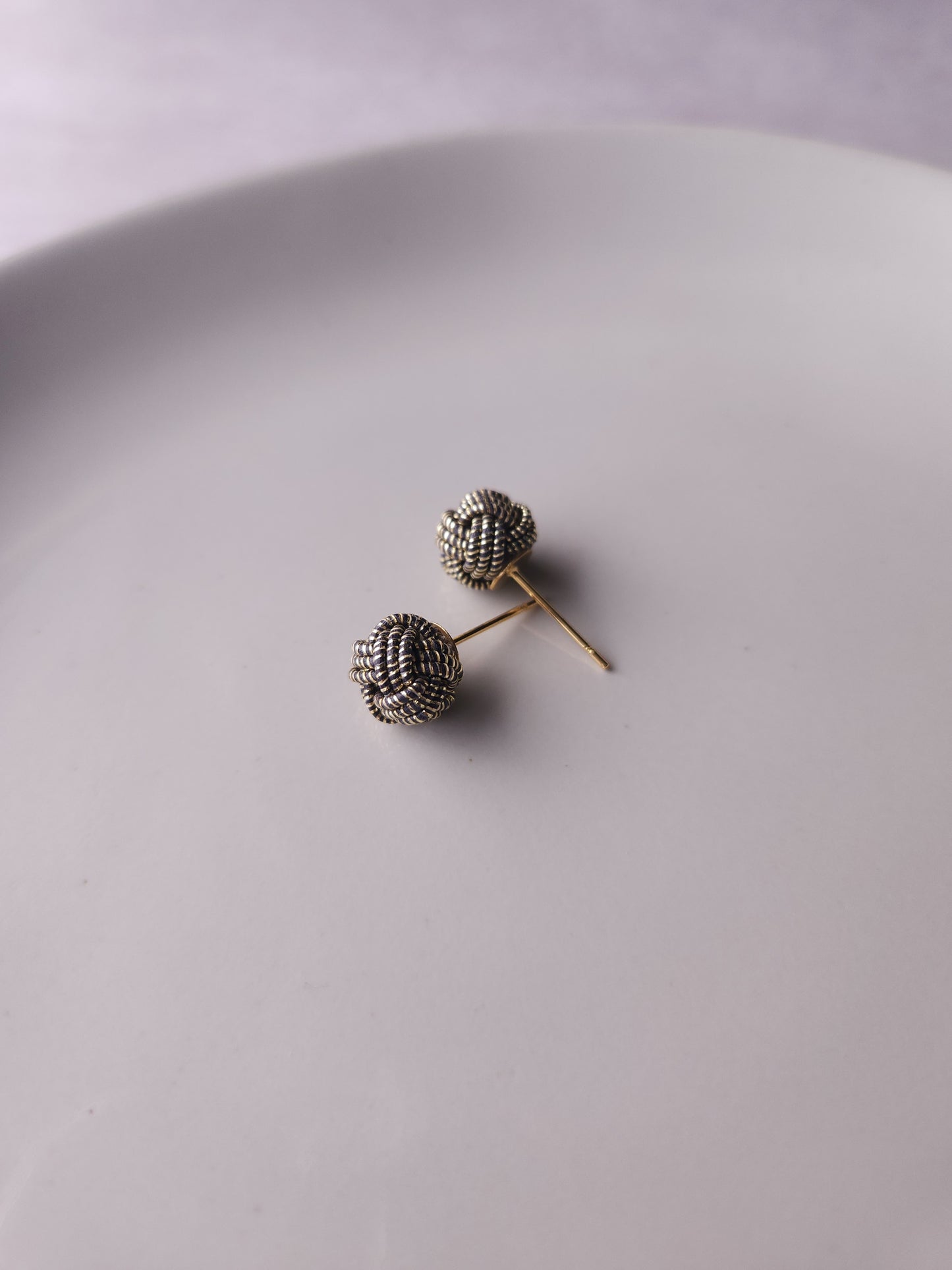 Awaji Knot - Black Gold