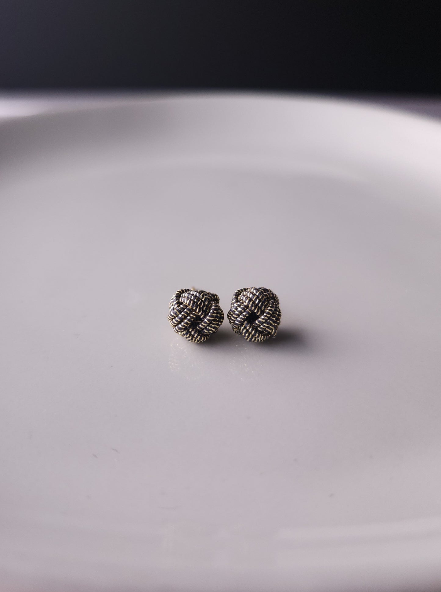 Awaji Knot - Black Gold