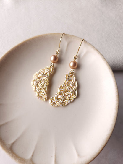 Crescent Moon - Light Gold