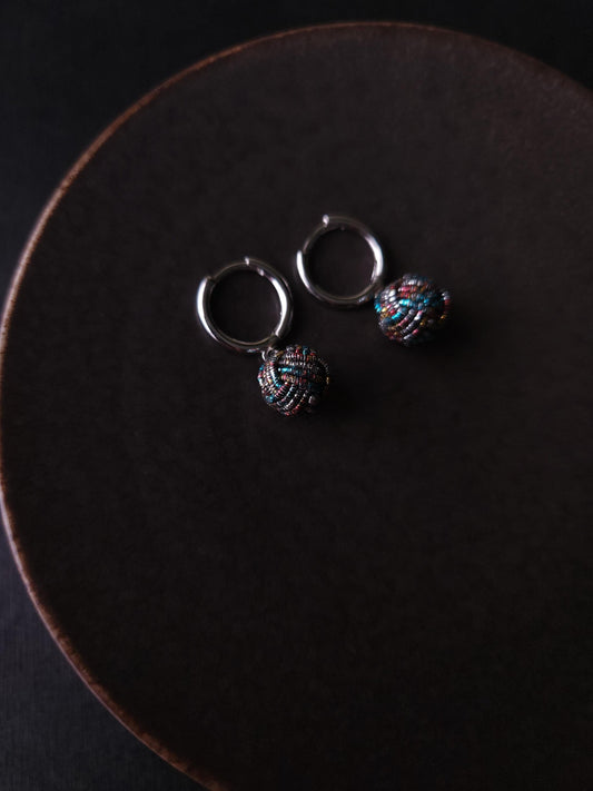 Huggie Drop-Chromatic Rainbow